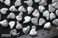 Жемчуг белый, 2 сорт, барочный "сердце" 11-20 мм, 1 шт Жемчуг белый, 2 сорт, барочный "сердце" 11-20 мм, 1 шт